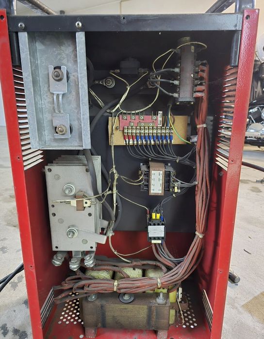 TELWIN ENERGY 1000 START booster carregador
Carregador de bat