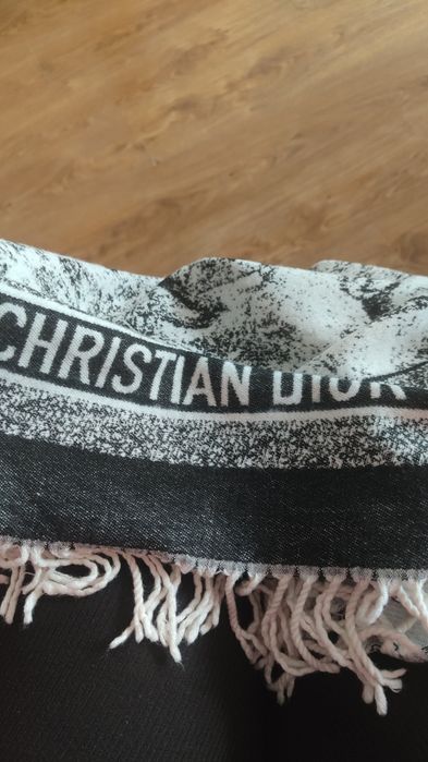 Szalik kaszmirowy szal Christiana napis