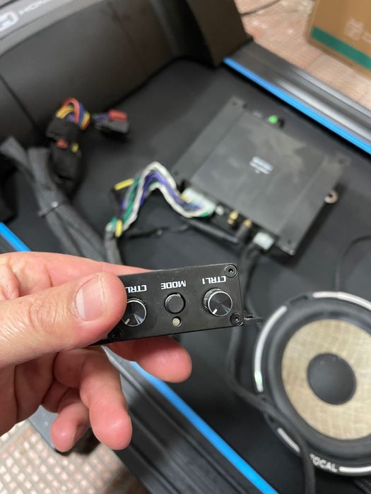 Vendo som automotivo Focal com pouco uso