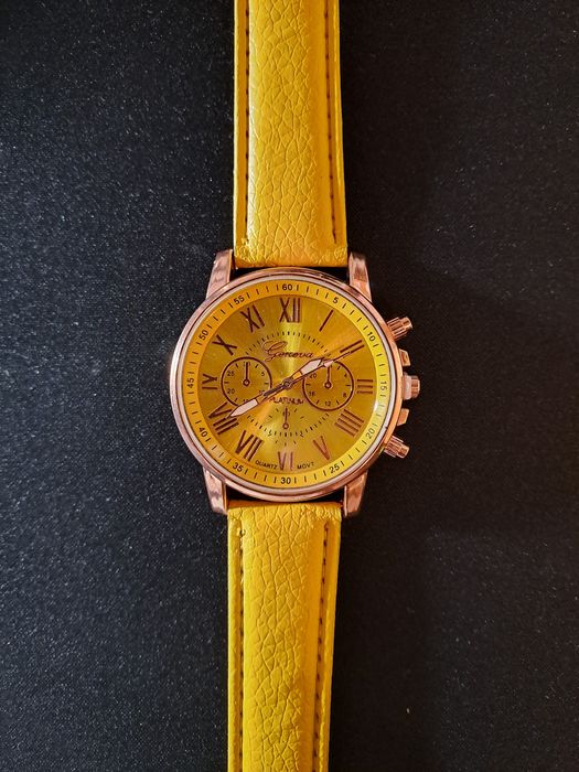 Relógio  amarelo
