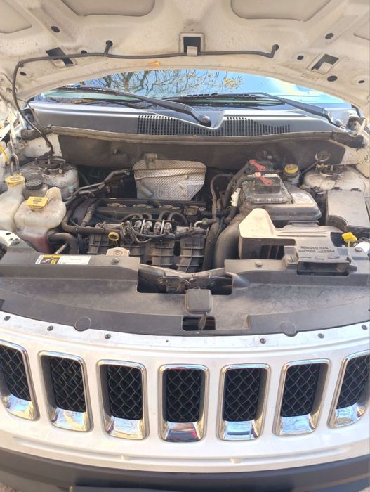 Jeep белая машина