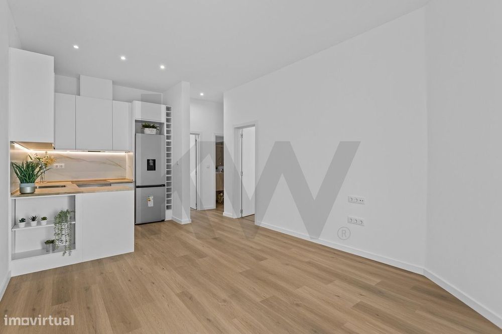 Charming Fully Renovated T2 Apartment with Private Courtyard | São Vicente