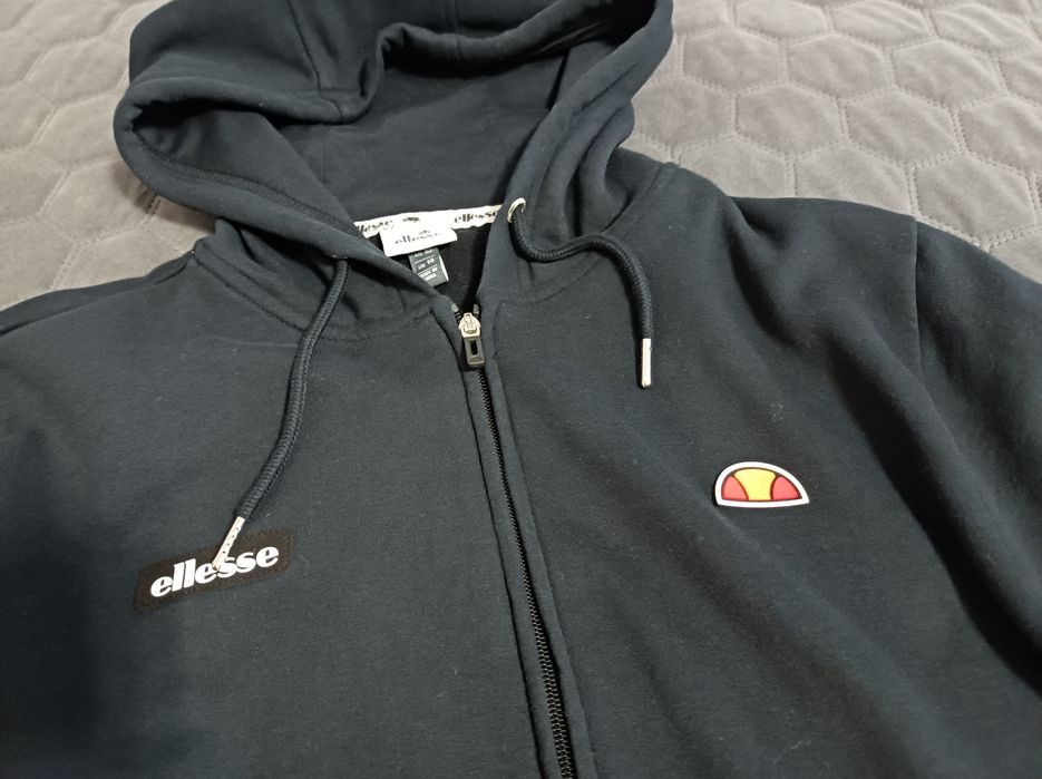 Bluza czarna ellesse 42