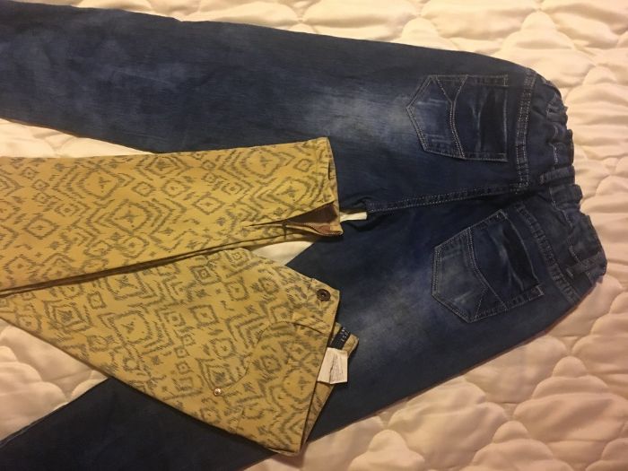 Conjunto dois pares de calças e uma t-shirt