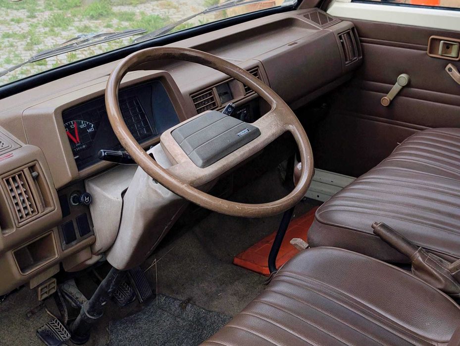 Mazda E2200 Pick-Up