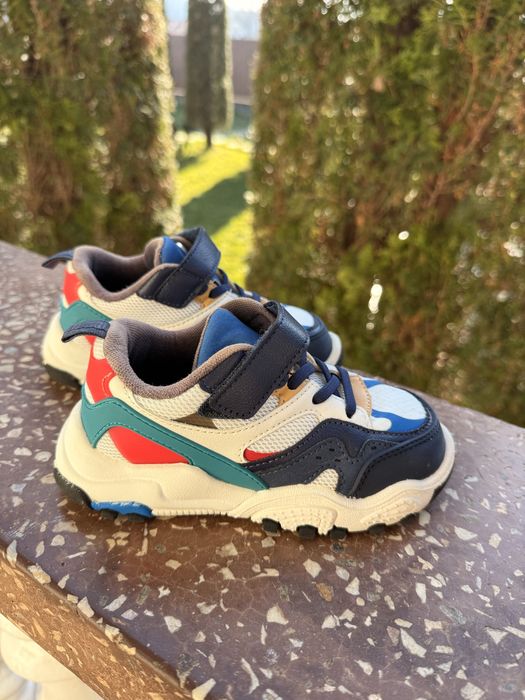 Дитячі кросівки Zara