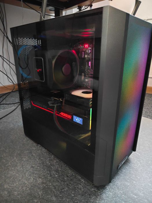 PC Ryzen 9 9950X3D, RTX 5090 AORUS Master 32GB, X870E-E, 1200W