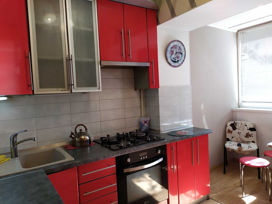 Подобово,погодинно,є різни райони ,вид власника,чек на проживання