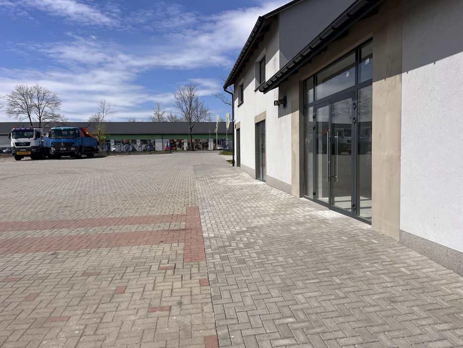 Lokal usługowy na wynajem z witryną i parkingiem , biuro ,