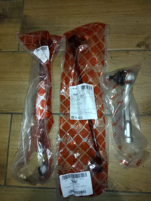 Тяги стабілізатора + кермовий наконечник правий