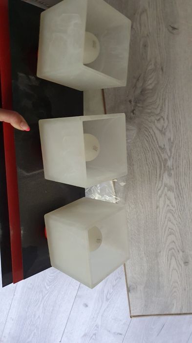 Продам люстру