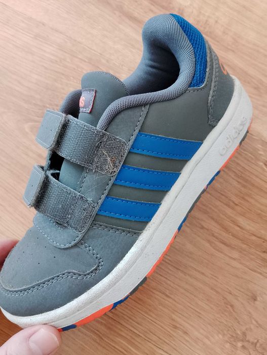 ADIDAS. Śliczne buty dziecięce.