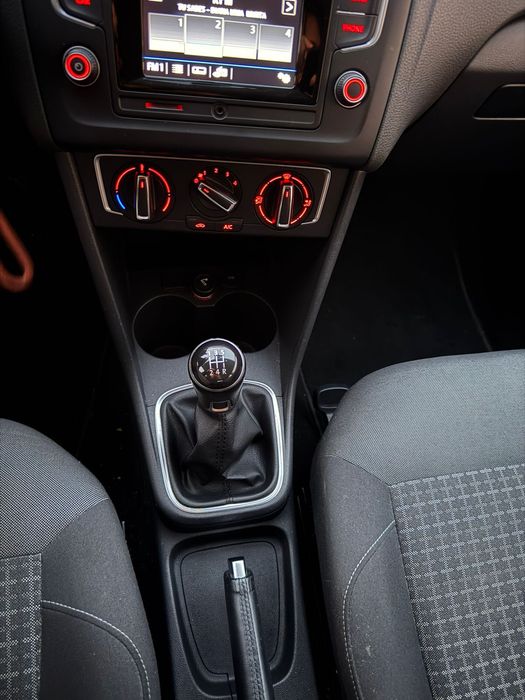 Volkswagen Polo 1.0 Confortline