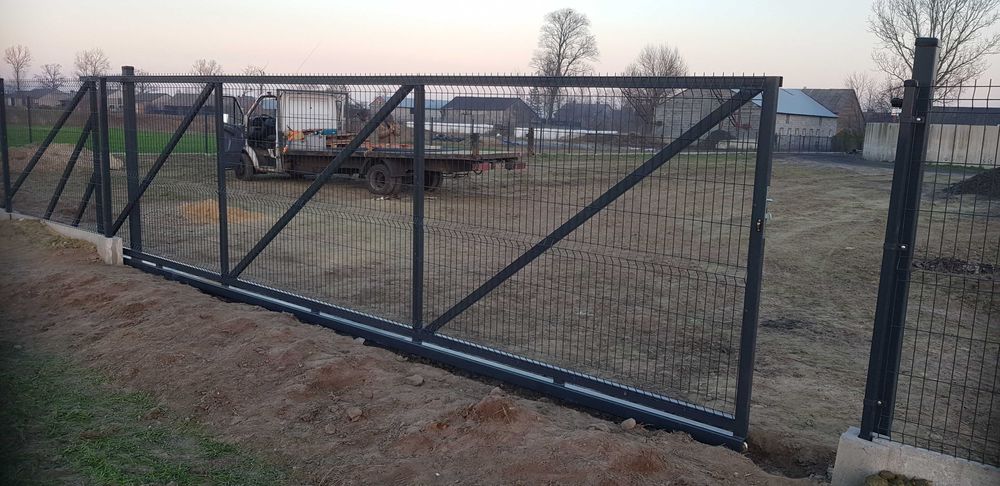 Brama przesuwna panelowa 4m światło wjazdu