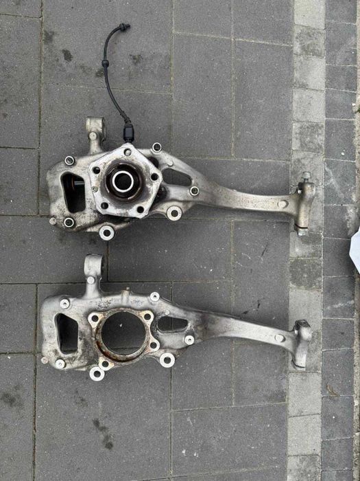 Цапфа поворотний кулак audi a4 b9 usa європа 8w0407559