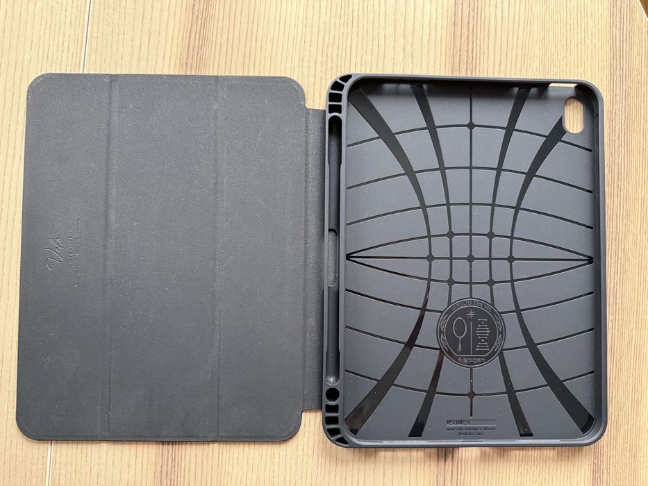 Etui Spigen Urban Fit do iPad