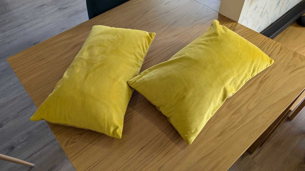Almofadas de cetim amarelas | 3€