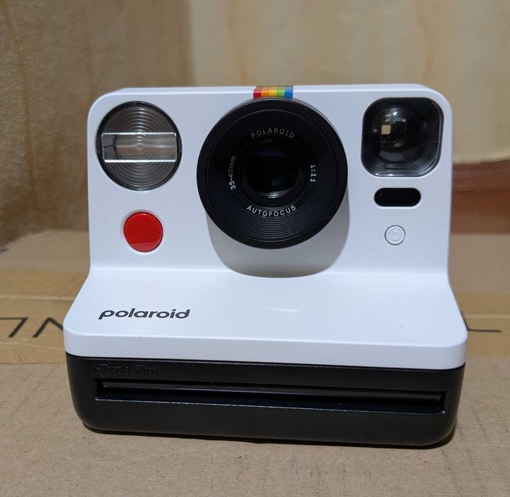 Polaroid Now Gen 2 в ідеальному стані
