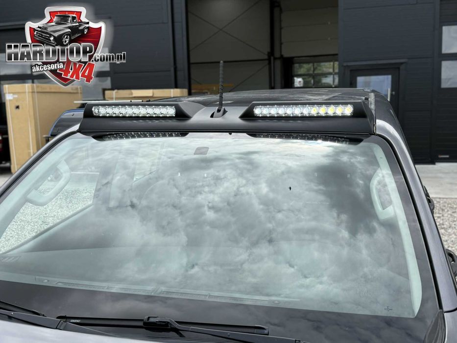 Przedni spoiler dachowy - oświetlenie LED Toyota Hilux 2015+