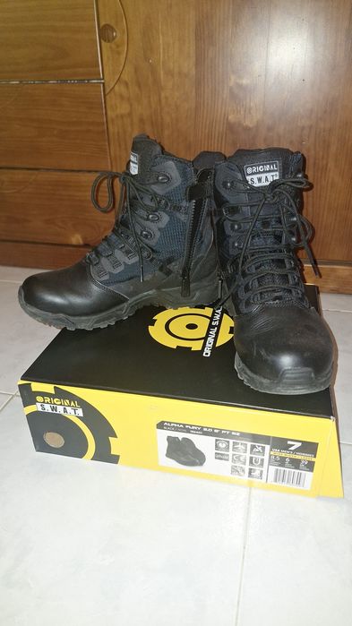 Botas SWAT n.º 39 usada um vez