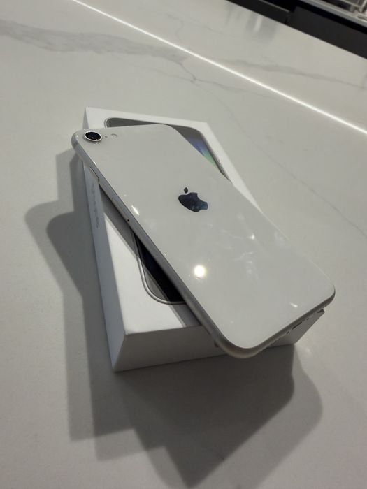 iPhone SE3 biały/64gb/jak nowy!