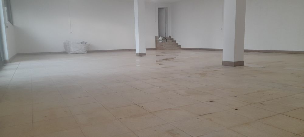 Alugo espaço amplo com 150m²
