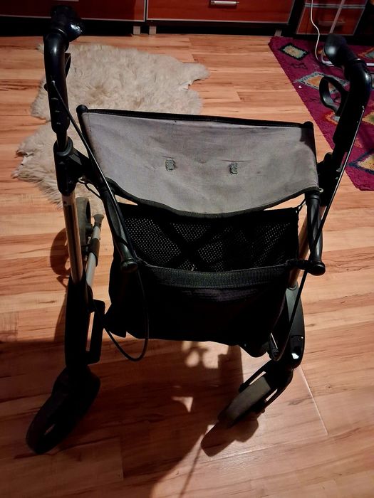 Chodzik rehabilitacyjny dla seniora