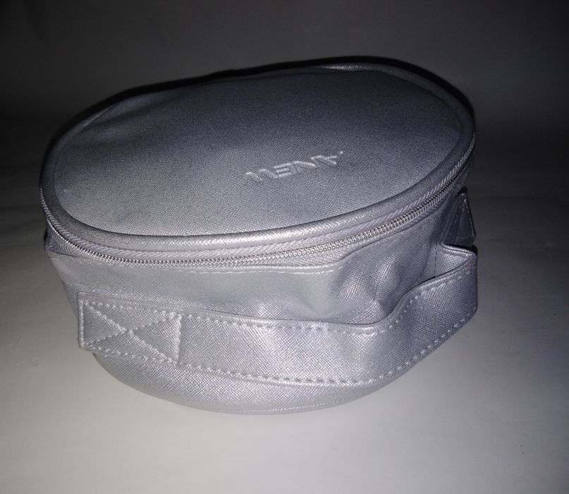 Necéssaire / bolsa de maquilhagem Anew da Avon