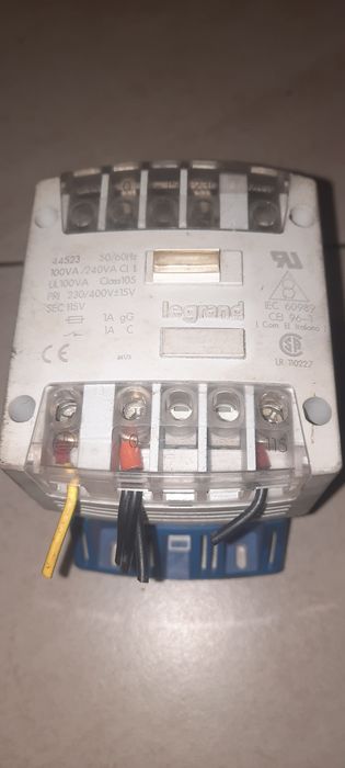 Трансформатор безпеки Legrand 44523. б/у: 3 000 грн. - Перетворювачі ...