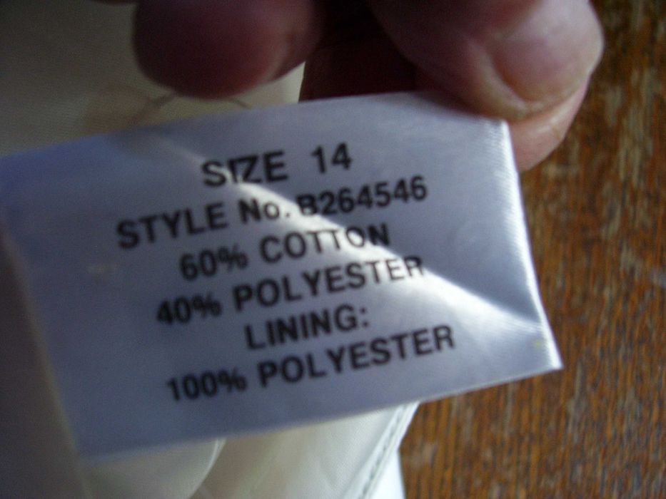 ładny krótki płaszczyk na podszewce roz 42 ecru