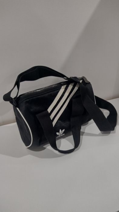 Adidas sportowa torebka damska okrągła