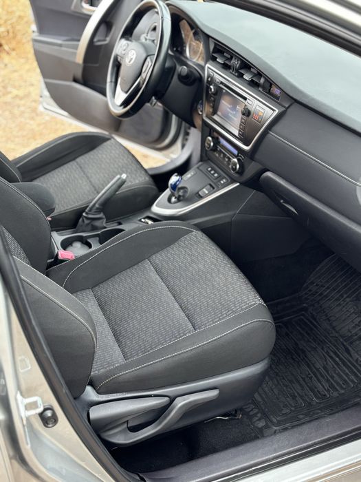 Toyota Auris Touring Sports 1.8 HSD Hibrido