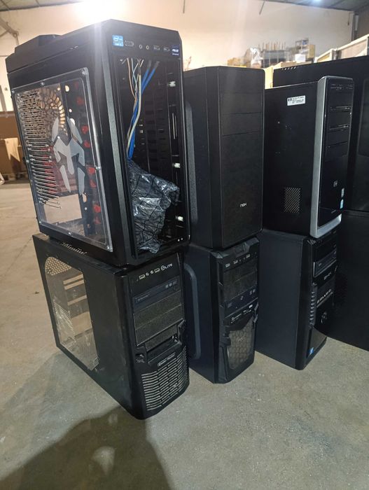 Caixas/Torres de PCs pra desocupar