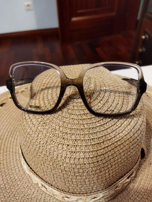 Óculos Moschino pretos