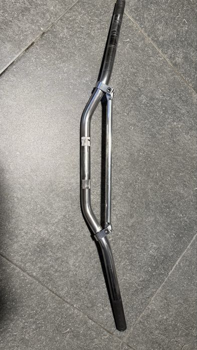 Volante mota cromado