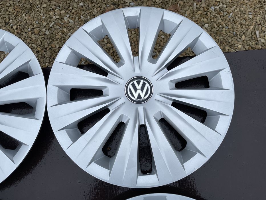 Fabryczne kołpaki VW Golf 7.