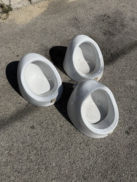 Urinóis de cerâmica branca – usados em bom estado