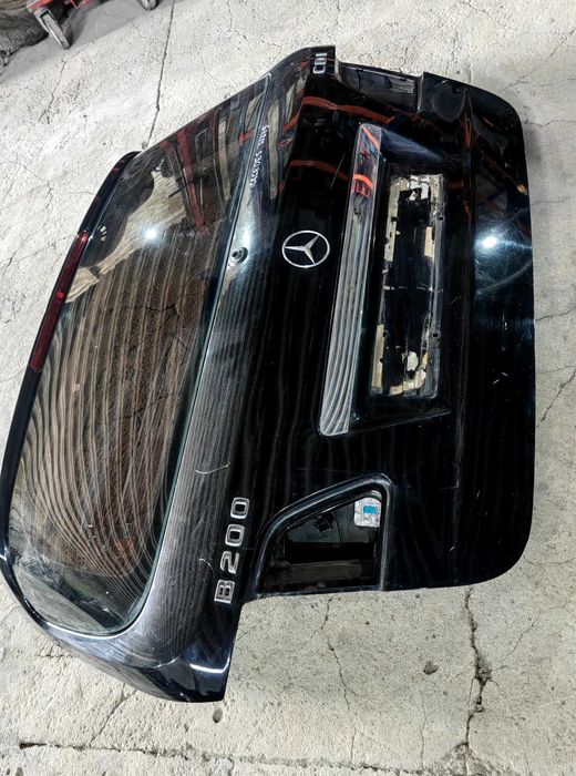 Tampa da mala mercedes Classe B W245