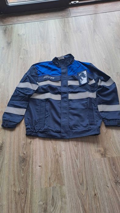 Granatowa bluza z odblaskami