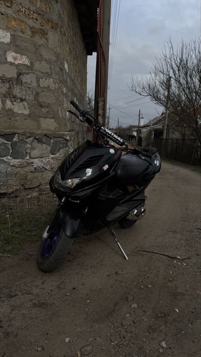 Продам мопед Yamaha Aerox 2t