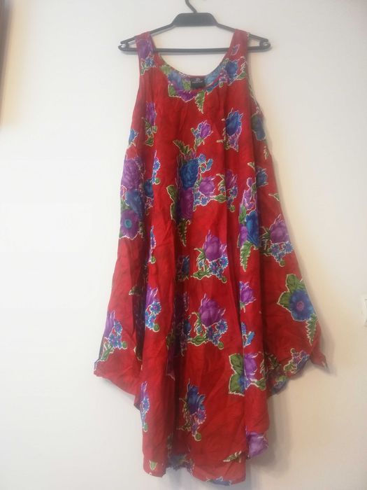 Sukienka czerwona w kwiaty do 120 biust