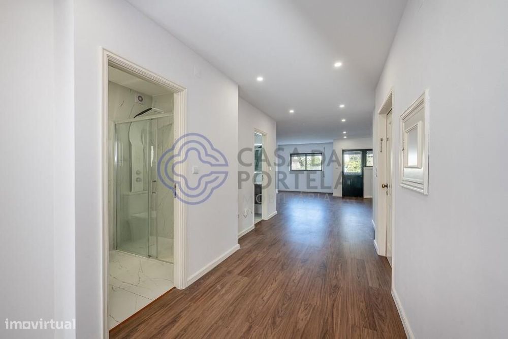 Apartamento T2 Renovado com Box | Vilar de Andorinho