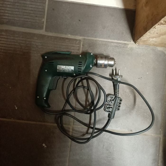 Продам ел.дрель метабо