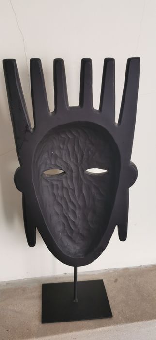 Máscara africana de madeira