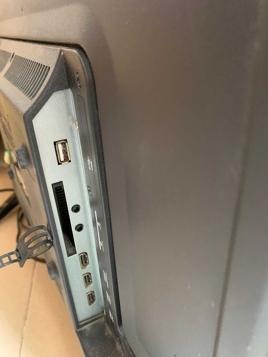 Tv SMart de 32 p +comando  Recolha a cargo do comprador.64730104093186122