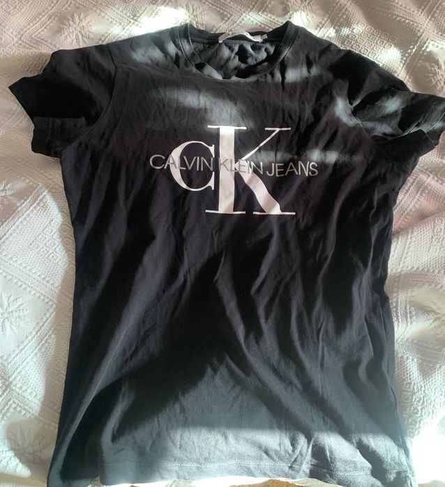 T-shirt Calvin klein Tamanho M