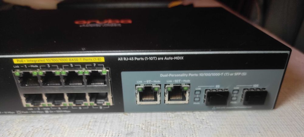 Switch L2 HPE Aruba 2530 8G PoE+ Switch J9774A com adaptador PSU