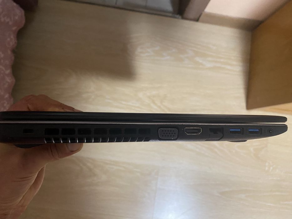 Ноутбук  Asus X550ZE