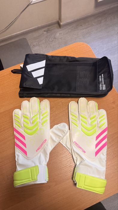 Воротарські рукавички adidas predator розміри 3;7;8;9;10;11