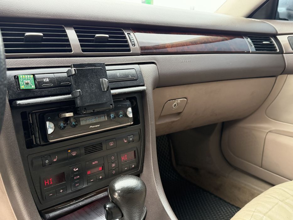 Audi A-6 C-5 ( Avtomat )